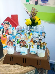 Tubetes do tema infantis A fazenda de Zenon